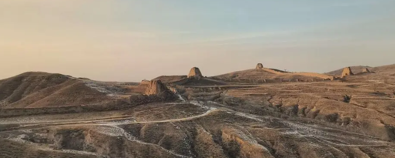 边塞是和少数民族打仗的地方嘛